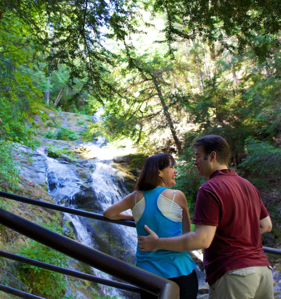 Couple looking at Whiskeytown Falls at Whiskeytown National Recreation Area in Redding, California.